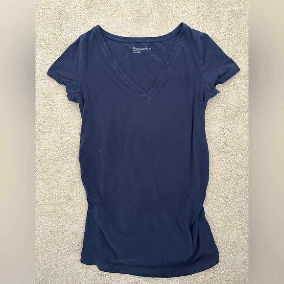 Gap maternity tee bundle - Picture 2 of 7